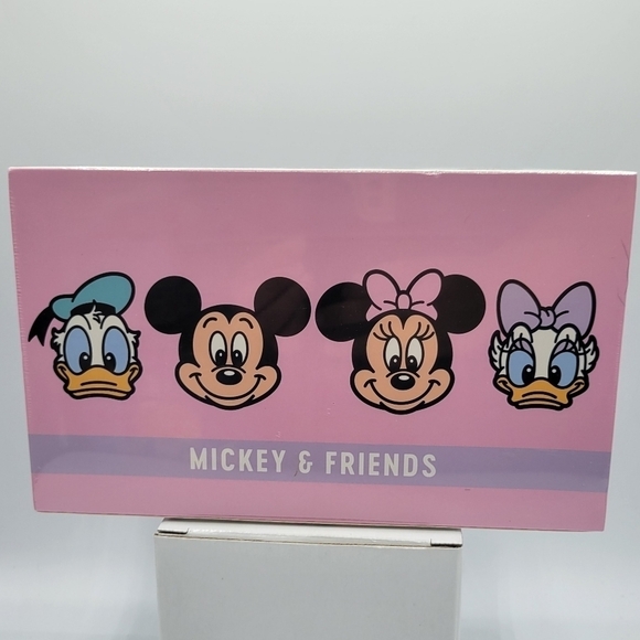 Disney Embossed Mickey & Friends 30 pieces Disposable Face Masks - Picture 5 of 9